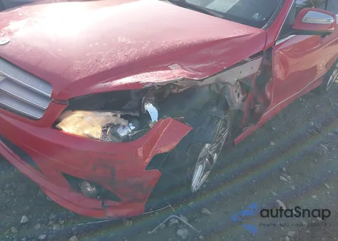 2009 Mercedes-Benz C 300 Sport z USA, uszkodzony, nr VIN WDDGF54X79R044321